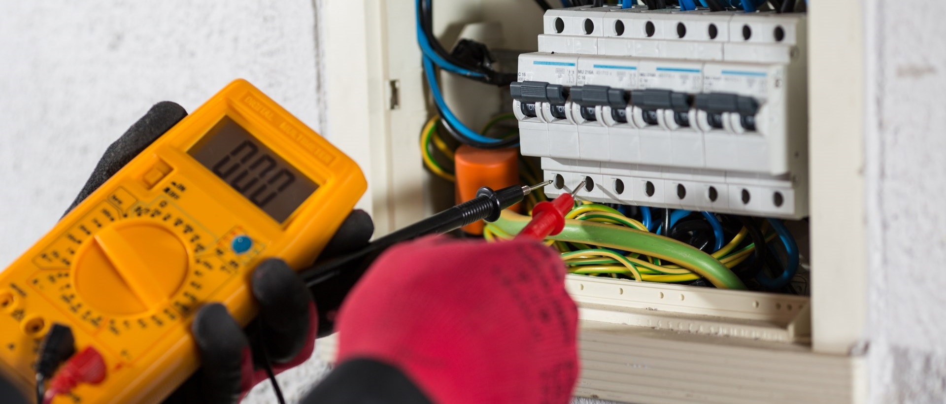 Electricians E10